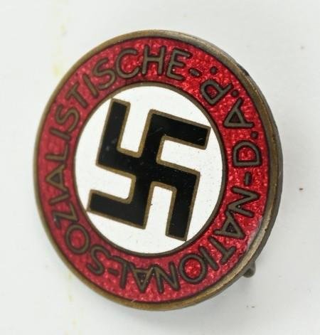 German NSDAP Party Member Badge 'M1/162' — image 3