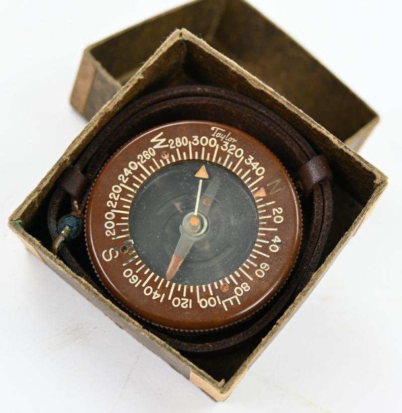 US WW2 Paratrooper Compass in Box — image 2