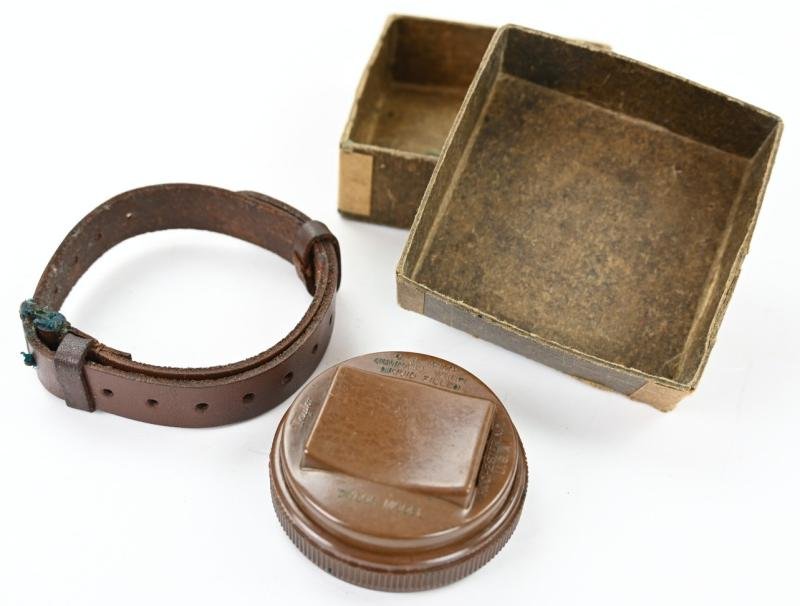 US WW2 Paratrooper Compass in Box — image 4