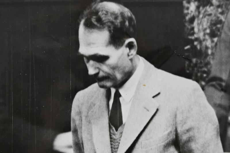 Allied Nuremberg War Trails Picture 'Rudolf Hess' — image 2