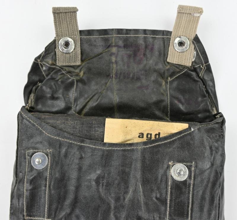 German WH M31 Gascape with Pouch — image 5