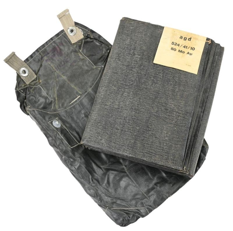 German WH M31 Gascape with Pouch — image 8