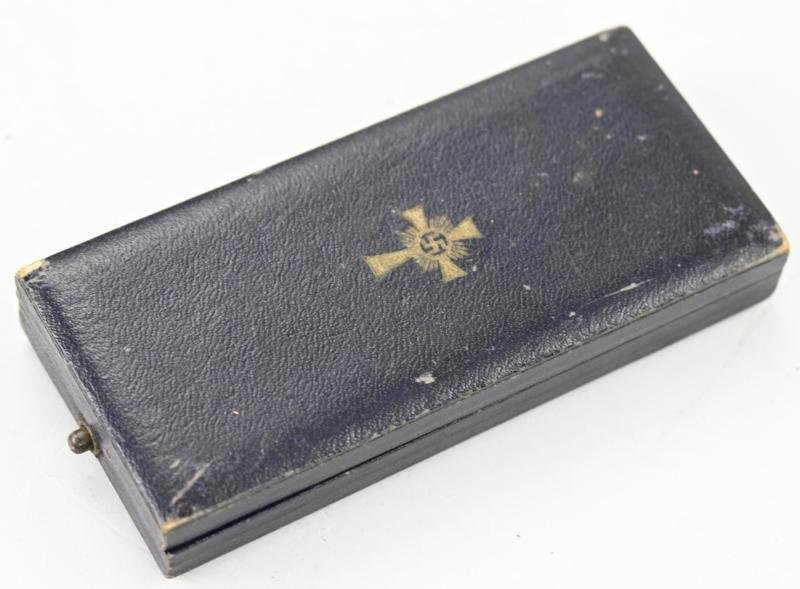 German Mother Cross in Gold with Case — image 2