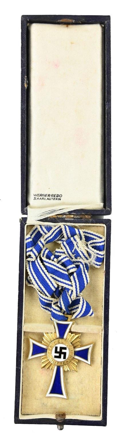 German Mother Cross in Gold with Case — image 3