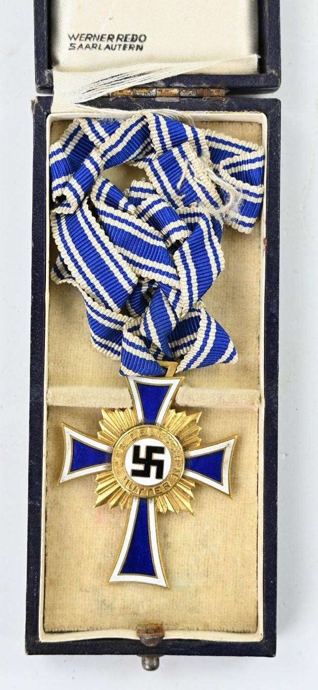 German Mother Cross in Gold with Case — image 4