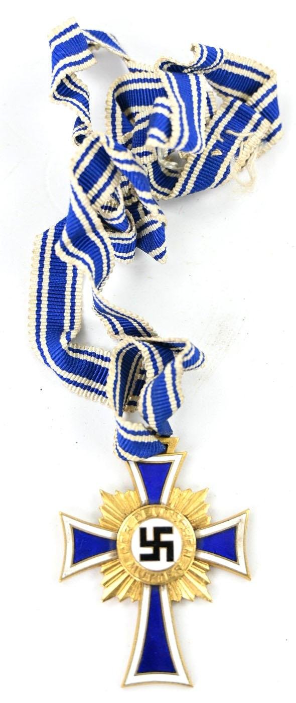 German Mother Cross in Gold with Case — image 6