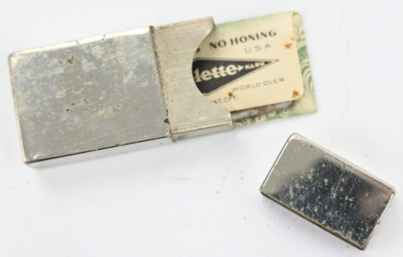 US WW2 Named Gilette Shaving Set — image 5