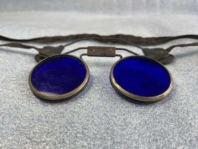 117) Excellent Original WW2 ARP Evertrusty Incendiary Fire Fighting Goggles & Tin — image 12