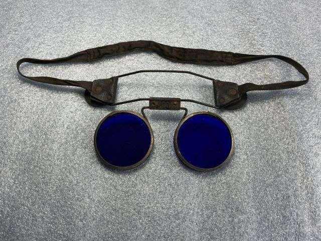 117) Excellent Original WW2 ARP Evertrusty Incendiary Fire Fighting Goggles & Tin — image 13