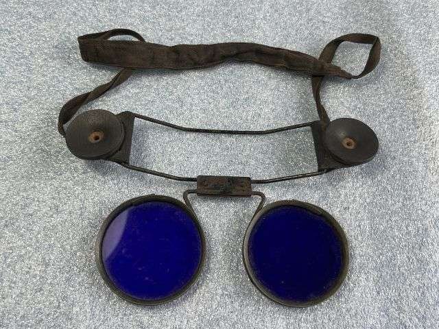 117) Excellent Original WW2 ARP Evertrusty Incendiary Fire Fighting Goggles & Tin — image 9