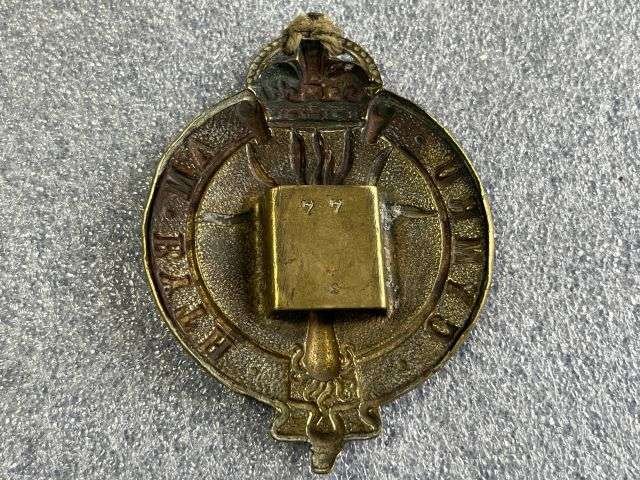 26) Lovely Large Original WW1 WW2 Welsh Guards Valise Badge — image 6