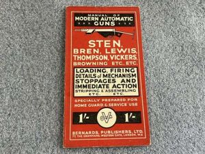 34) Excellent Original small Flip Manual of Modern Automatic Guns …