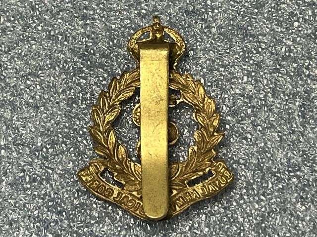 99) Good Original WW1 WW2 Royal Army Medical Corps Cap Badge — image 2