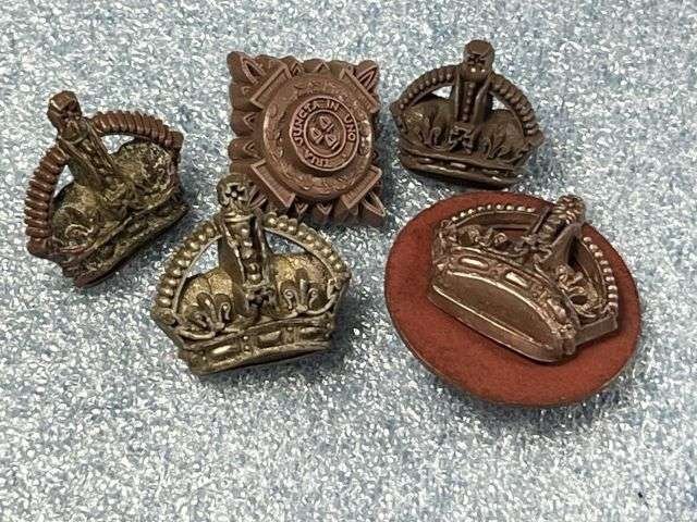 105) Excellent Original WW2 British Army Officers Brown Bakelite Rank Crowns and Pip — image 5