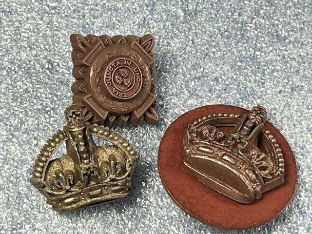 105) Excellent Original WW2 British Army Officers Brown Bakelite Rank Crowns and Pip — image 6