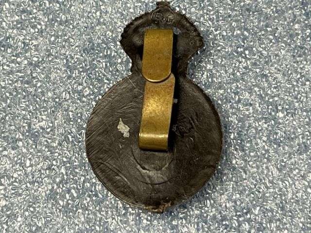 106) Original WW2 Wartime Economy Plastic Army Catering Corps Cap Badge — image 2