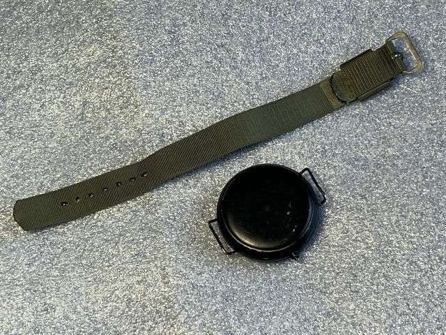 116) Nice Original WW2 British SOE Wrist Compass With Replacement Strap — image 3