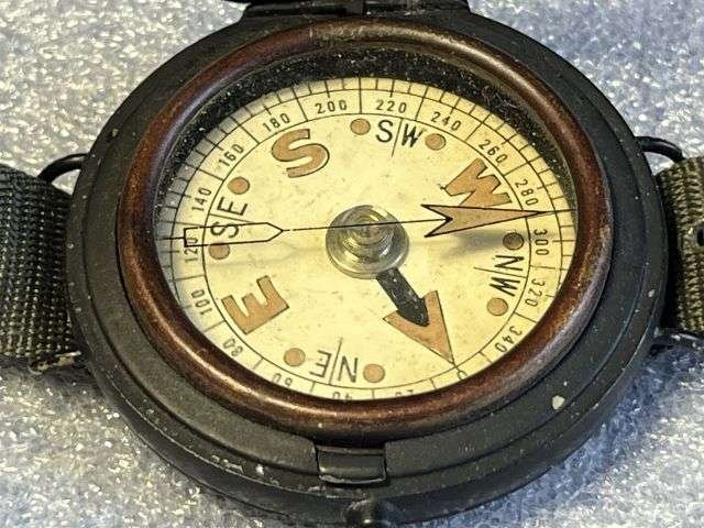 116) Nice Original WW2 British SOE Wrist Compass With Replacement Strap — image 6