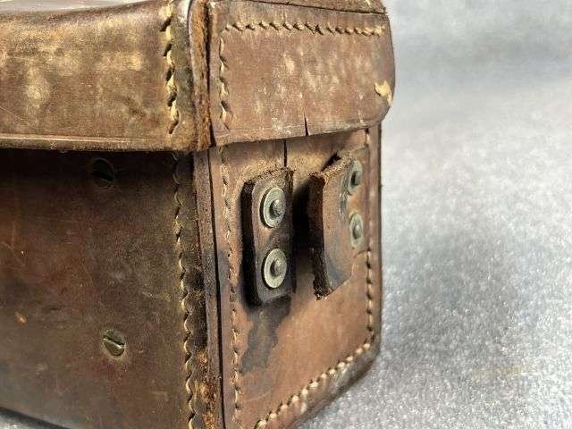 79) Excellent Original WW2 British Army Issue Vickers Machine Gun Clinometer Leather Case 1945 — image 3