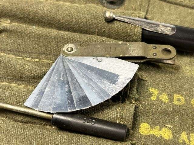 86) Unidentified Complete Original WW2 US Army Signals? Tool Kit 265C, 74D, 340 Adjustment Keys — image 4