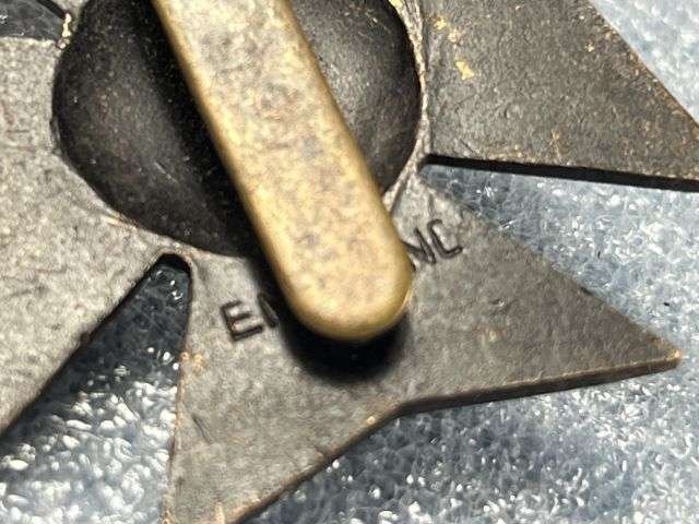 87) Excellent Original WW1 WW2 The Kings Royal Rifle Corps Cadets, Territorials Cap Badge — image 2