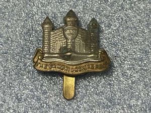 90) Good Original WW1 WW2 Cap Badge The Cambridgshire Regiment