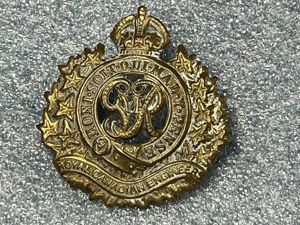 95) Excellent Original WW2 Royal Canadian Engineers Cap Badge