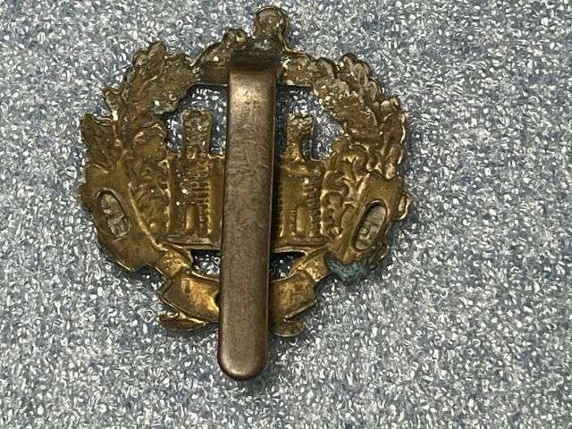 97) Nice Original WW1 WW2 The Essex Regiment Cap Badge — image 2