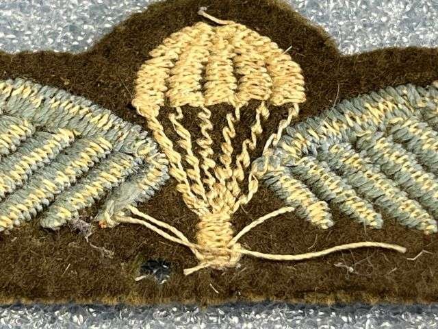 61) Good Original Late WW2 – 1950s Era Uniform Removed British Para Jump Wings — image 2