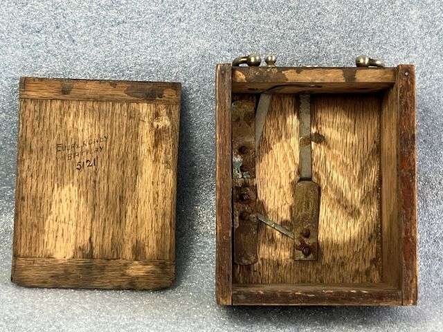 72) Good Original WW1 British Army Officers Wooden Battery Lamp — image 5