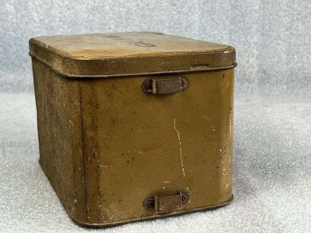 76) Excellent Original WW2 British Civilian Issue Gas Mask Private Purchase Metal Carry Case. — image 4