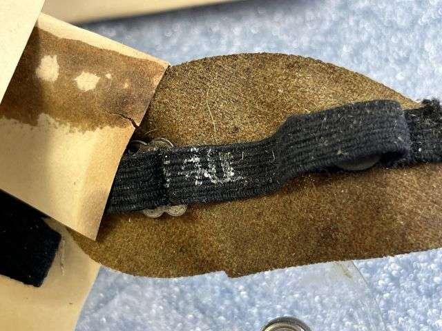 56) Excellent Set of Early WW2 British Army Anti-Gas Eyeshields MKII In Early Card Box Dated January 1940 — image 4