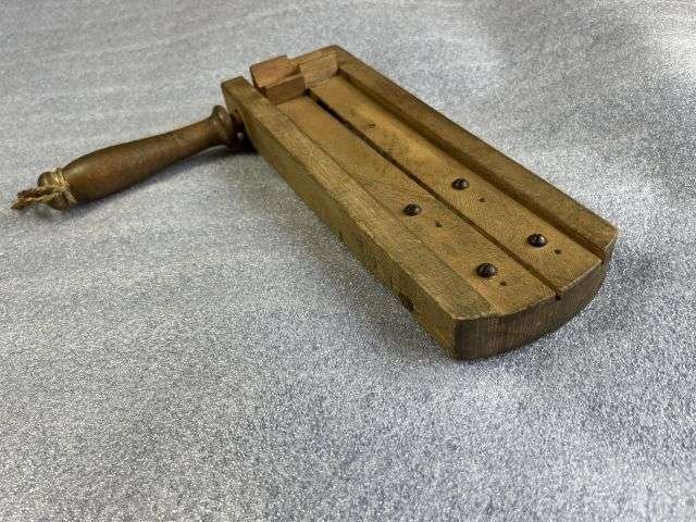 6) Excellent Original WW2 ARP Issue Gas Warning Rattle B&E Ltd 1941 — image 4