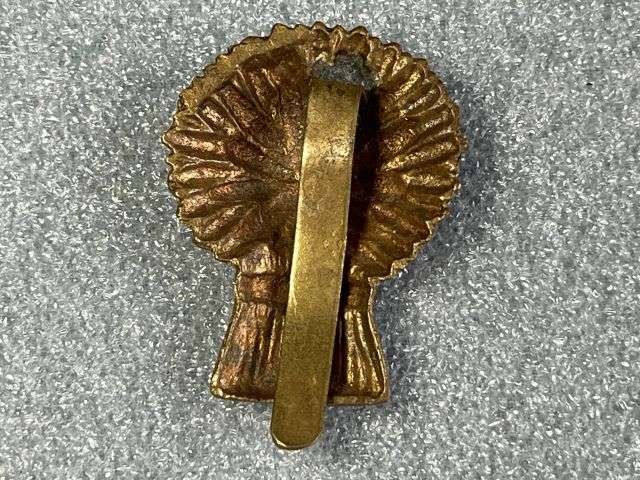 27) Good Original WW1 WW2 Cap Badge To The Lothians & Border Horse — image 2