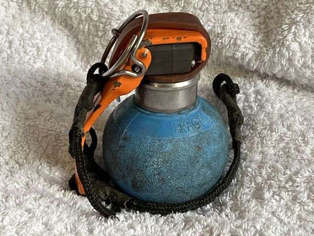 42) Excellent Complete Original Vintage British Army L111A1 Practice Throwing Grenade — image 13