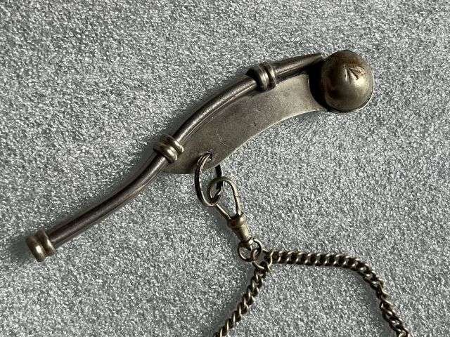 5) Excellent Clean Original WW1 WW2 Royal Navy Bosuns Call Whistle & Neck Chain — image 5
