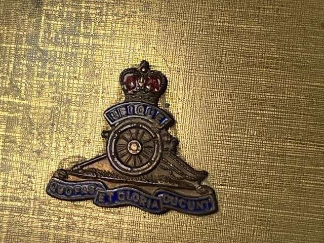 16) Excellent Original 1950s? Woman's Compact By Stratton With RA Badge — image 5