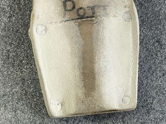 94) Nice Original Vintage Slade Wallace Clay White Bayonet Frog — image 2