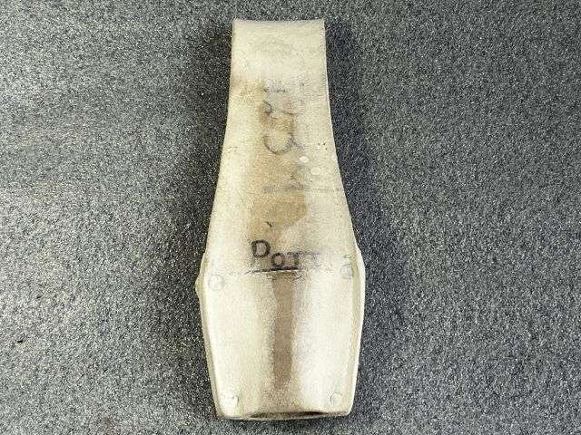 94) Nice Original Vintage Slade Wallace Clay White Bayonet Frog — image 4