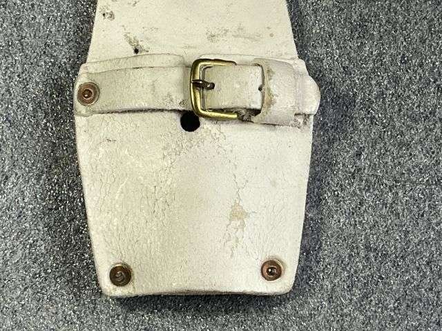 94) Nice Original Vintage Slade Wallace Clay White Bayonet Frog — image 7