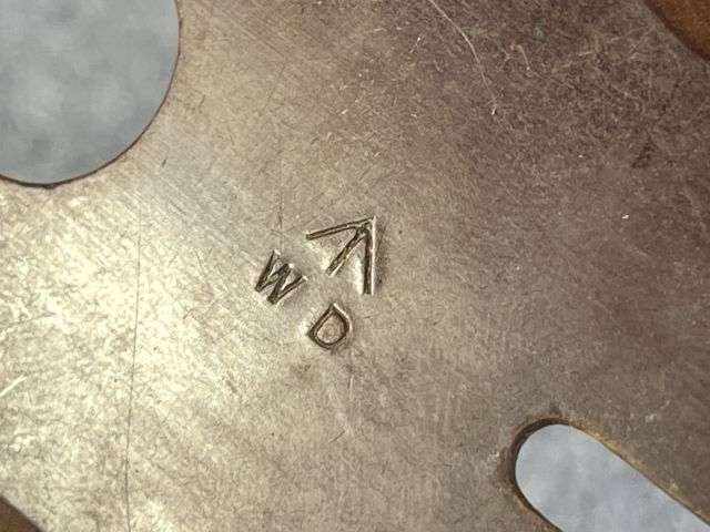 105) Original WW2 – 1950s? British Army Issue Button Cleaning Stick In Bakelite — image 4