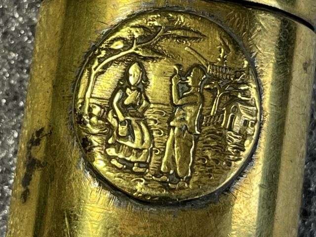 106) WW2 British Military Issue Pocket Lighter With Badge. In Need of Repair — image 6