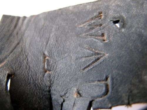 Good Original Pair Of WW2 British Army Square cut Leather Boot Laces — image 5