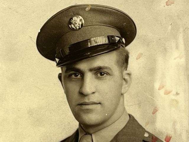 71) Good Original WW2 Portrait Photograph Of A US Army Soldier — image 5