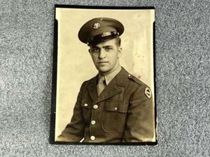 71) Good Original WW2 Portrait Photograph Of A US Army …