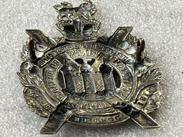 50) Excellent Original Victorian Kings Own Scottish Borderers White Metal Cap Badge — image 2