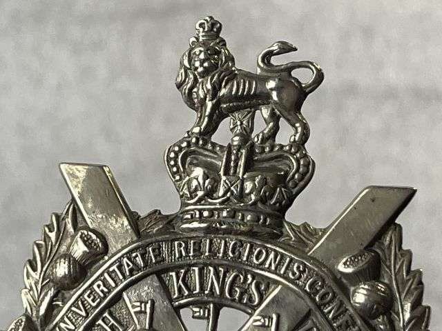 50) Excellent Original Victorian Kings Own Scottish Borderers White Metal Cap Badge — image 5