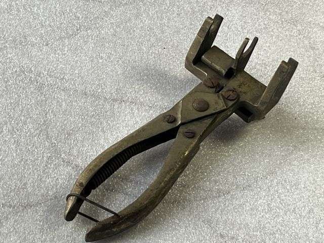 58) Good Original WW2 AM Marked Solid Brass RAF Aircraft Gun Ammo Belt Reloading Tool — image 5