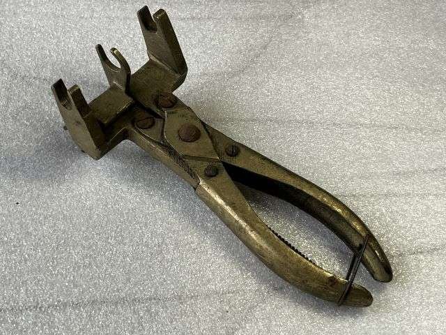58) Good Original WW2 AM Marked Solid Brass RAF Aircraft Gun Ammo Belt Reloading Tool — image 8
