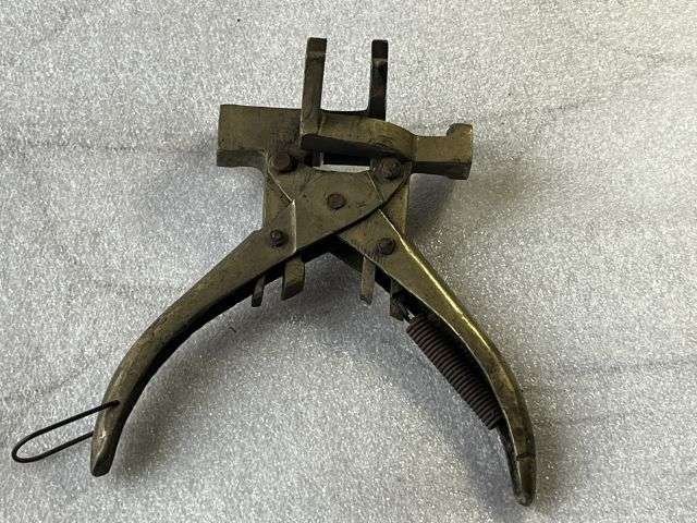 58) Good Original WW2 AM Marked Solid Brass RAF Aircraft Gun Ammo Belt Reloading Tool — image 9